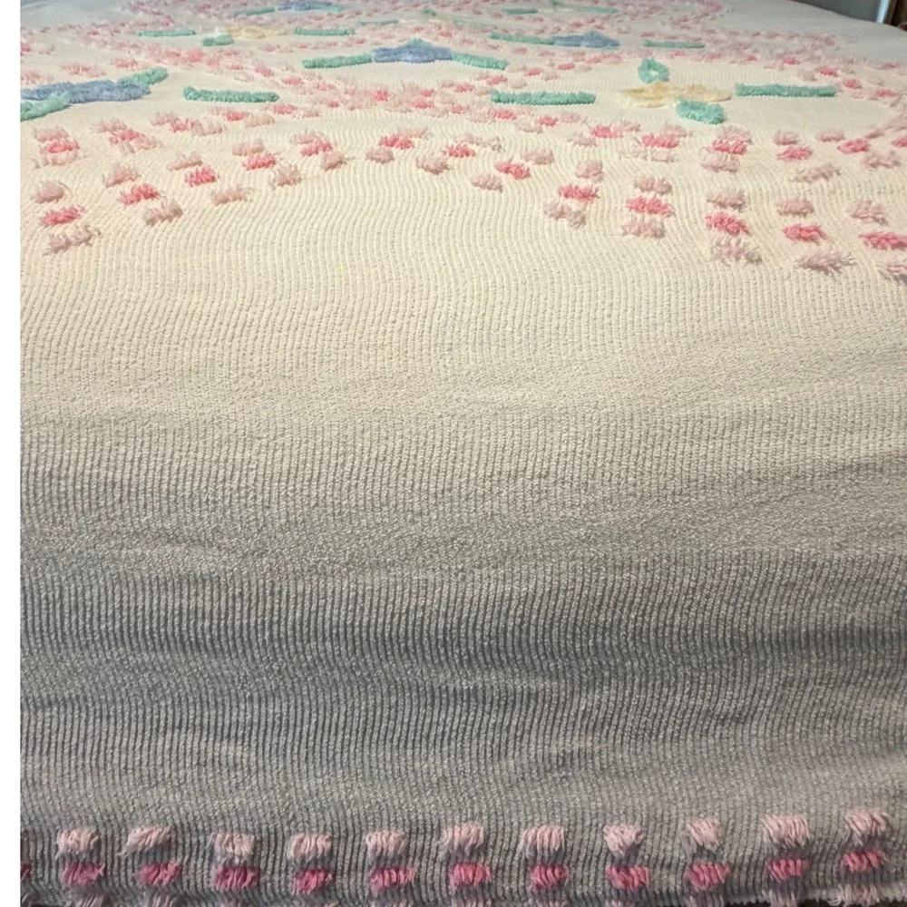 Vintage Chenille Floral Bedspread White Pink Blue Size 94x100 Shabby Chic Cotton